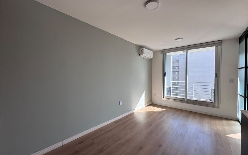 VENTA 1 DORMITORIO CON GARAGE Y BOX CORDON SUR