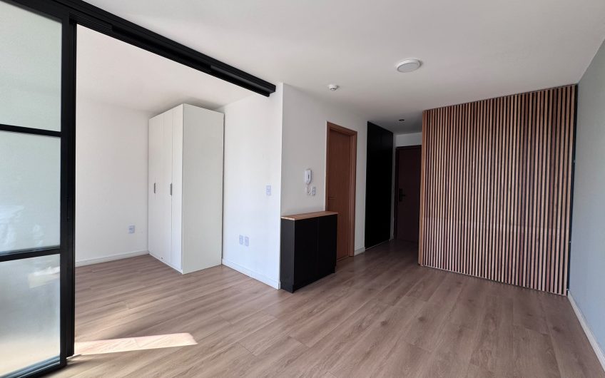 VENTA 1 DORMITORIO CON GARAGE Y BOX CORDON SUR