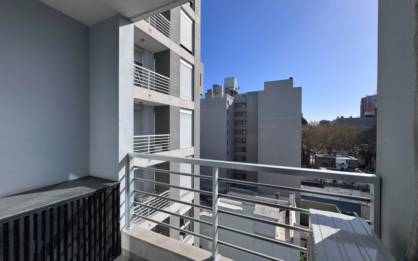 VENTA 1 DORMITORIO CON GARAGE Y BOX CORDON SUR