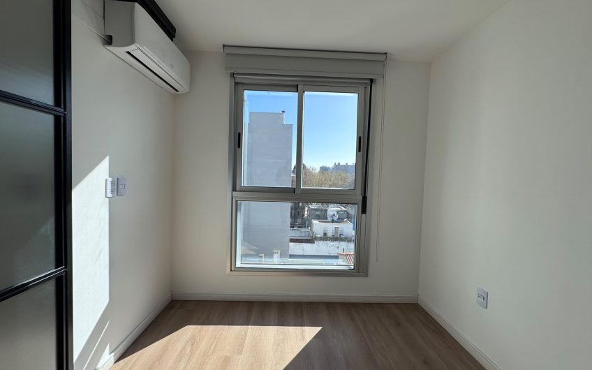VENTA 1 DORMITORIO CON GARAGE Y BOX CORDON SUR