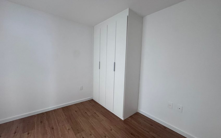 VENTA APARTAMENTO 2 DORMITORIOS CON 2 PATIOS Y PARRILLERO CENTRO