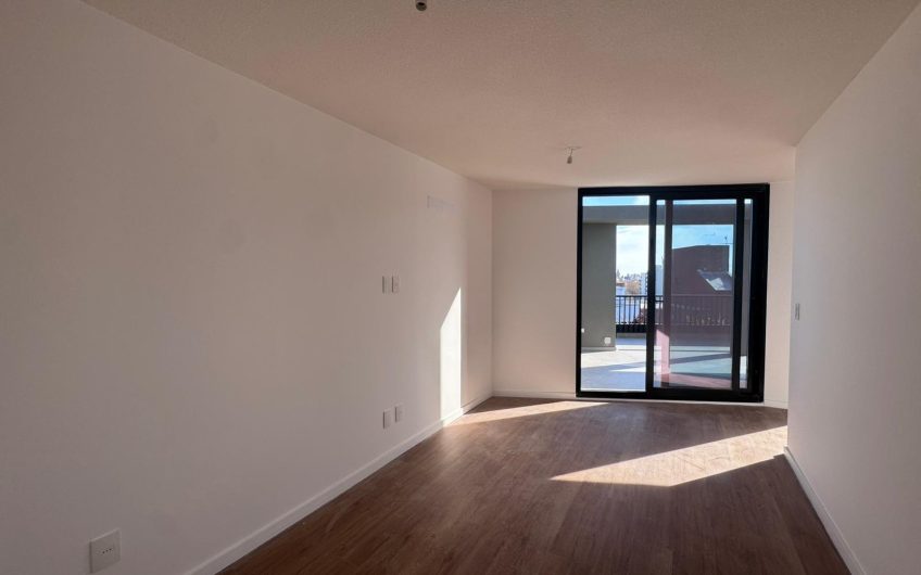 VENTA PENTHOUSE 1 DORMITORIO CON PARRILLERO PARQUE RODÓ